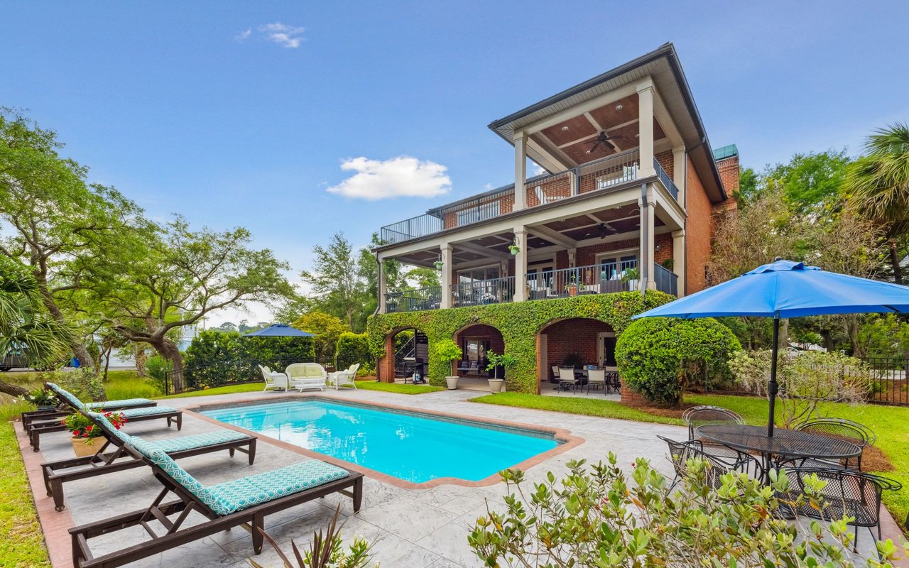 Waterfront Home in Mount Pleasant – 696 Fisherman’s Bend