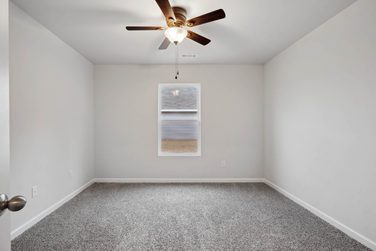 Adorable 4 Bedroom Bungalow in Owens Crossroads!!