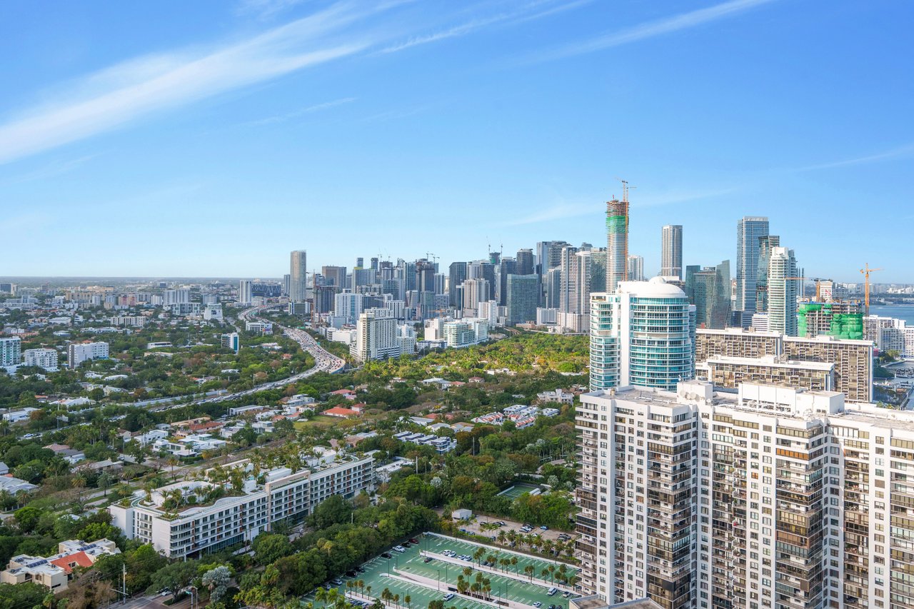 UNA Residences 3403