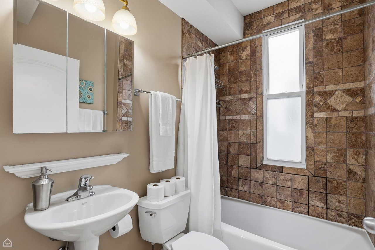 Roscoe Village 3 Bedroom Rowhouse 