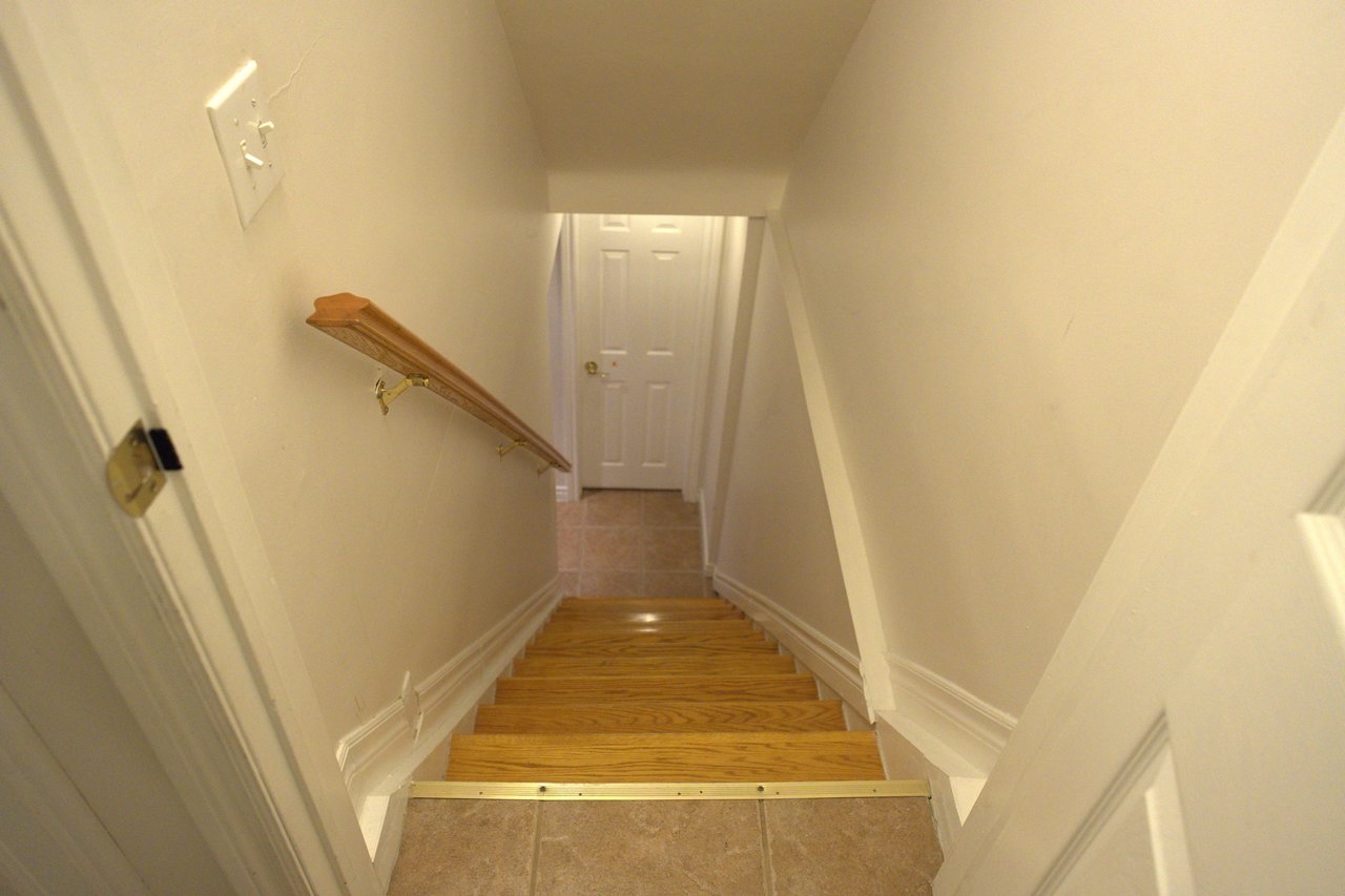 Baby Point Basement 1 Bedroom Unit 