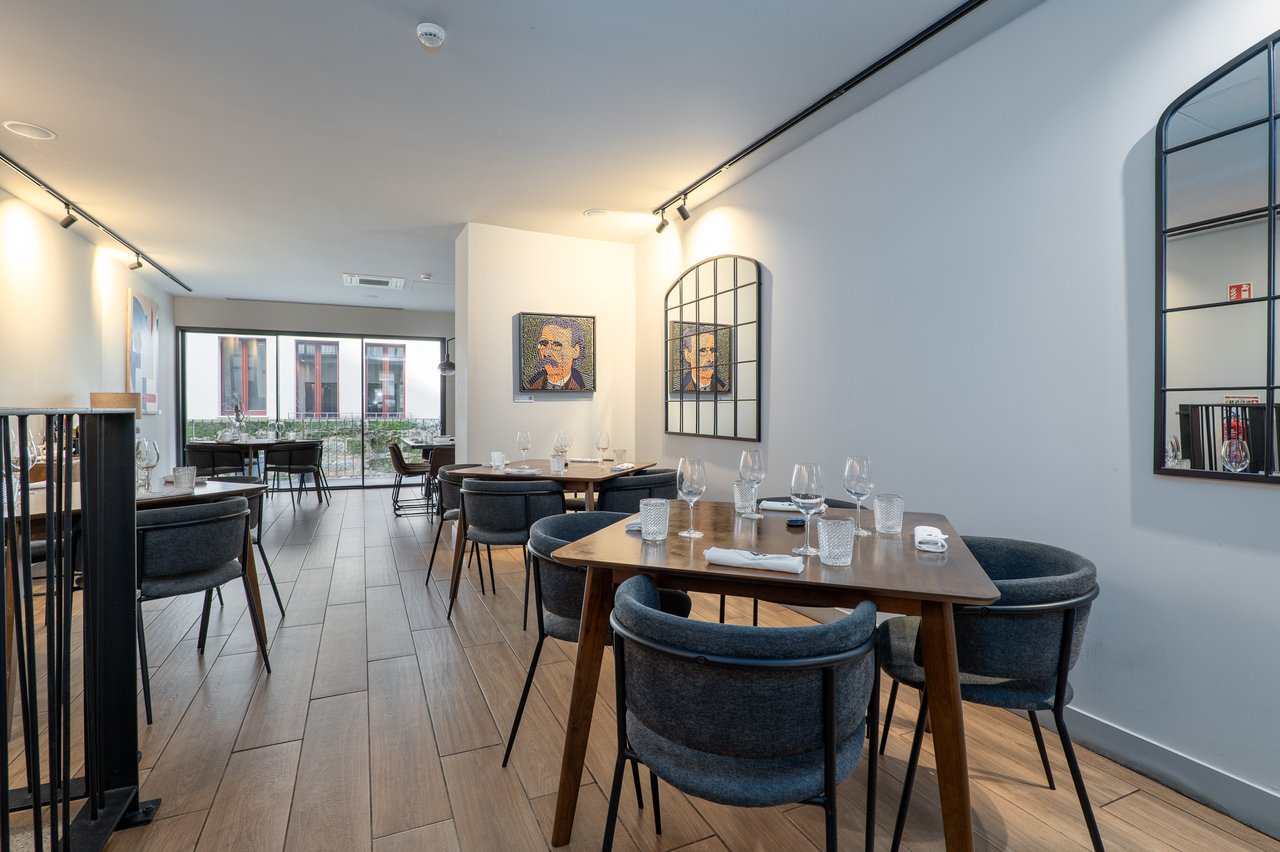 Prime Fine-Dining Restaurant Business Transfer (“Trespasse”) in Central Porto