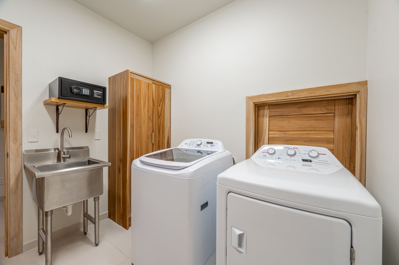 Casa En Las Rocas | Spectacular Ocean-View Home in Pacific Heights