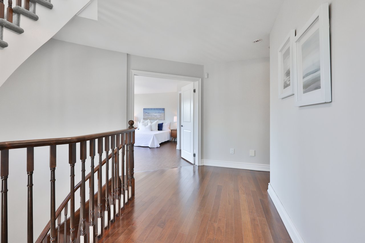 8-120 Bronte Road, Oakville 