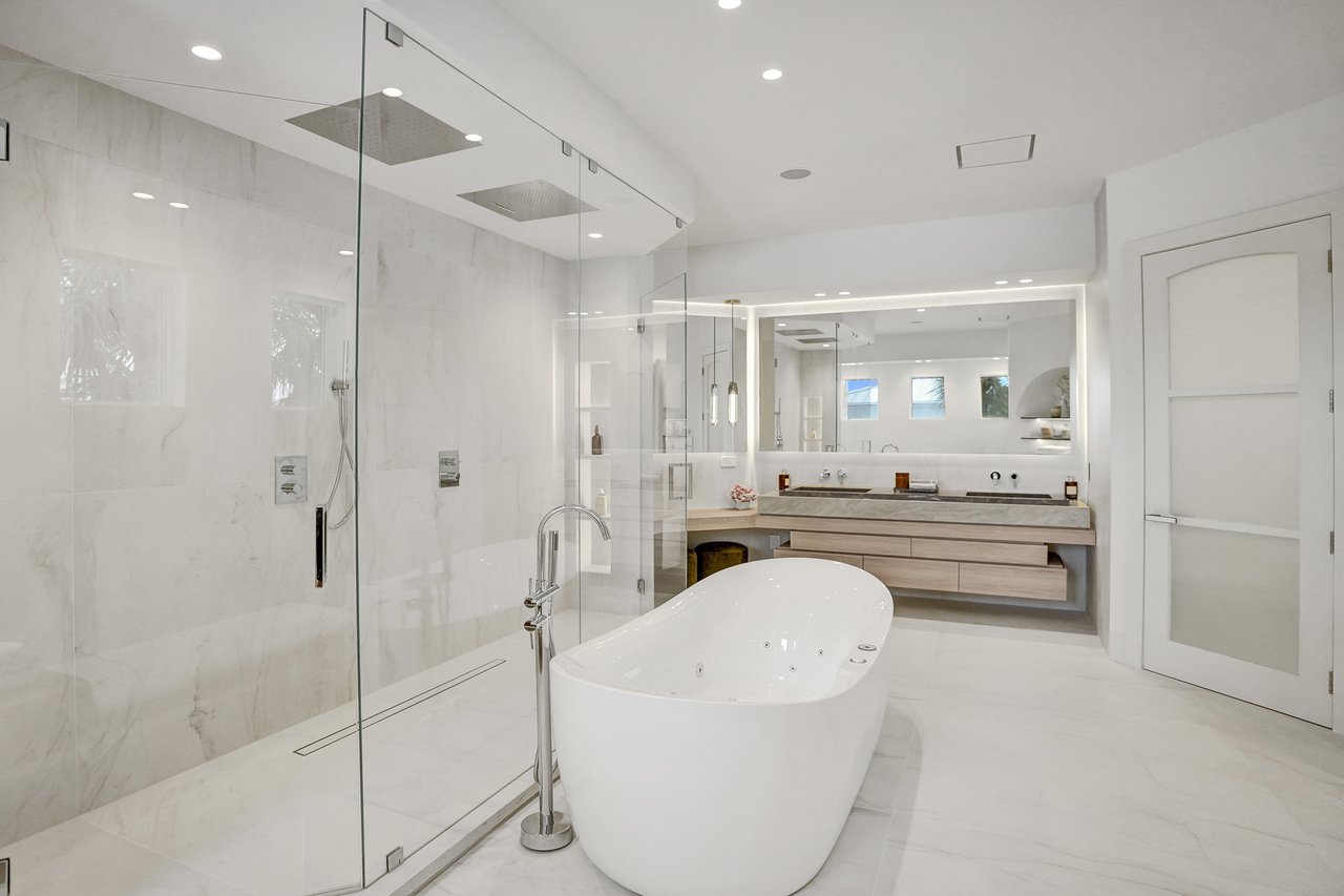 30  S Compass Dr