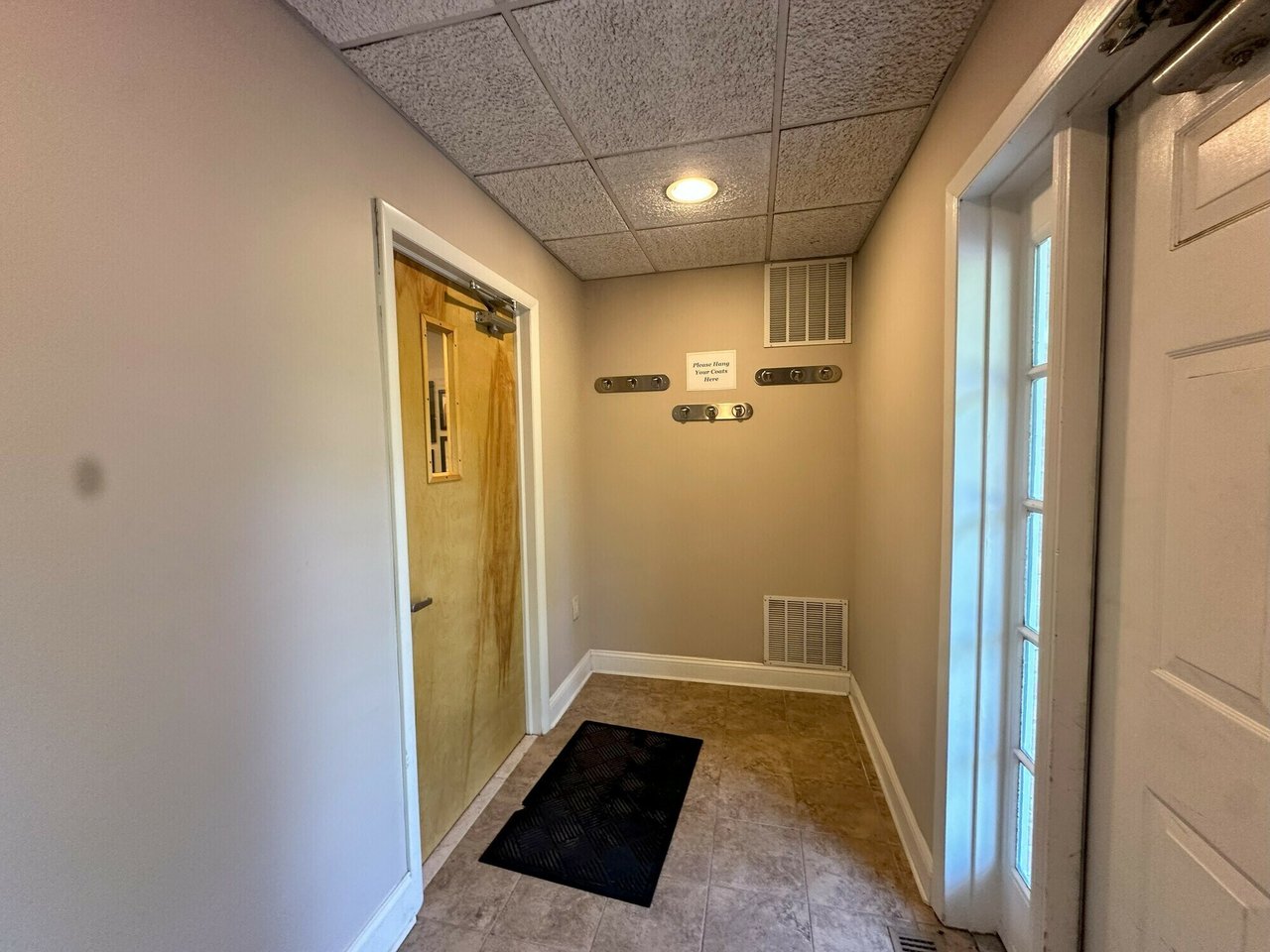 445 Main Street, Center Moriches