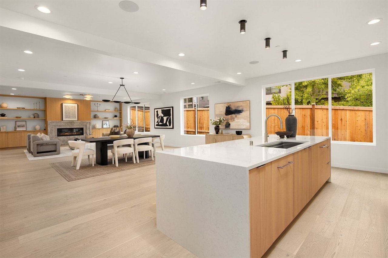 29 20th Ave