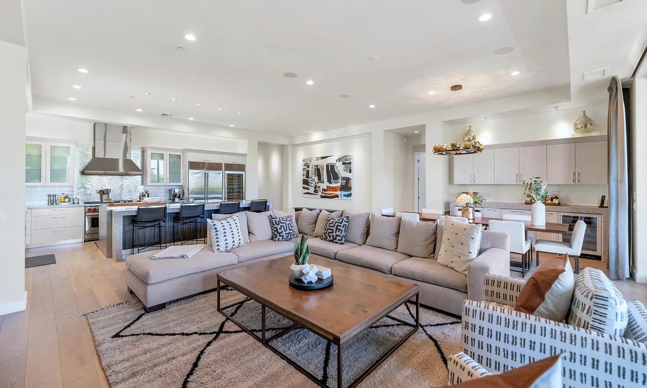 2 Biltmore Est #101