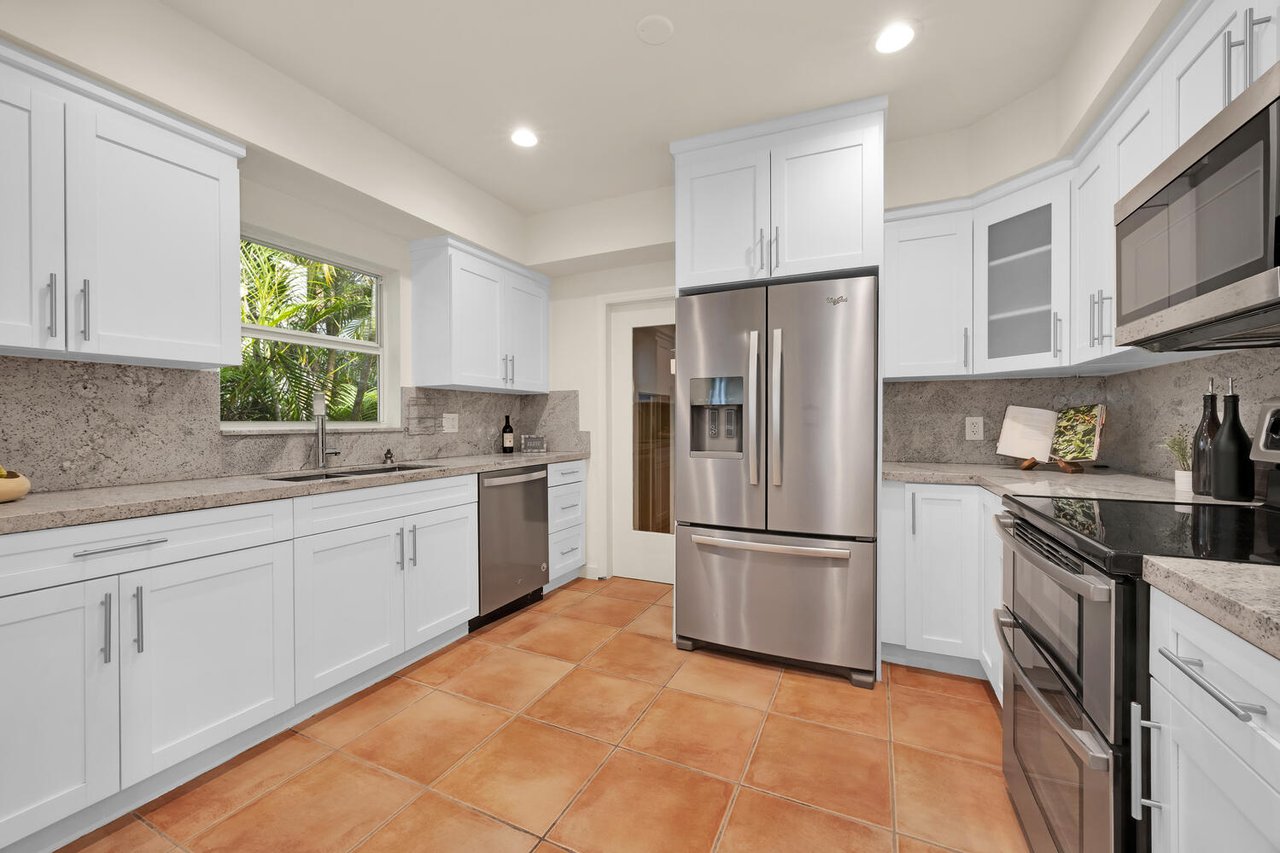 Coral Gables Corner Charmer