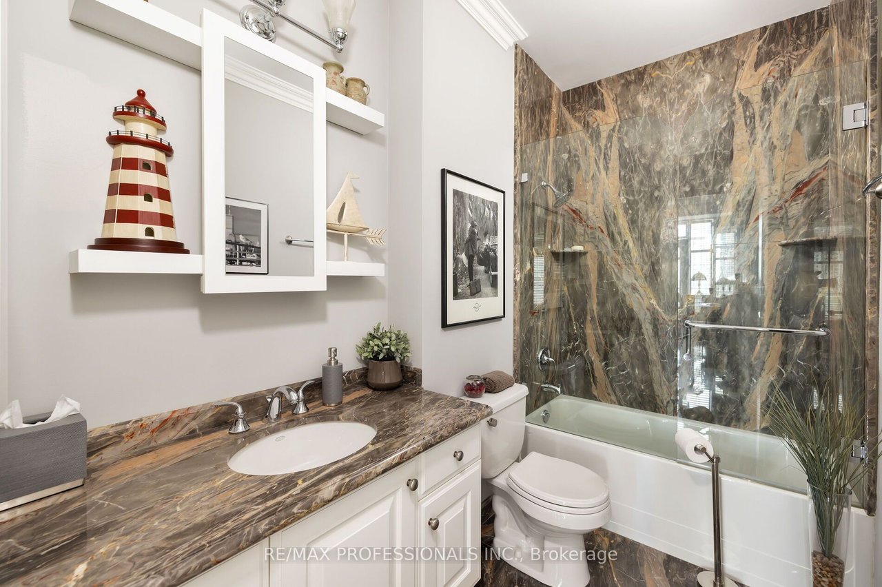 CONDO LIVING IN LUXURY 