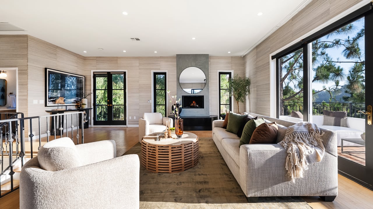 2591 Leicester Dr, Hollywood Hills