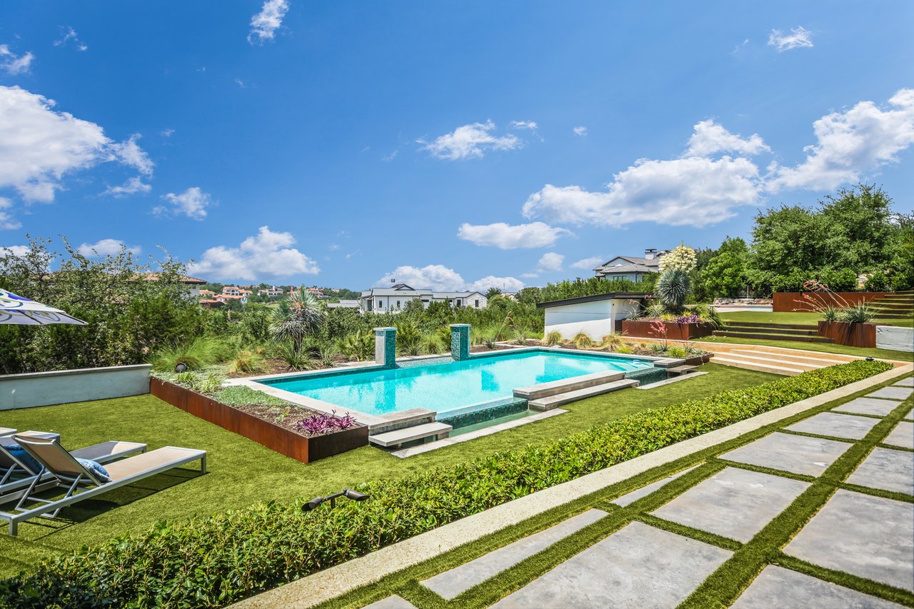 Spanish Oaks Luxury 