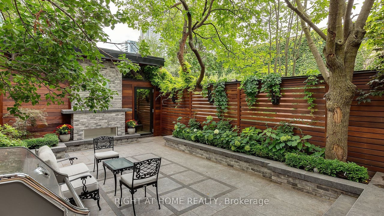 YORKVILLE FORESTY LUXURY