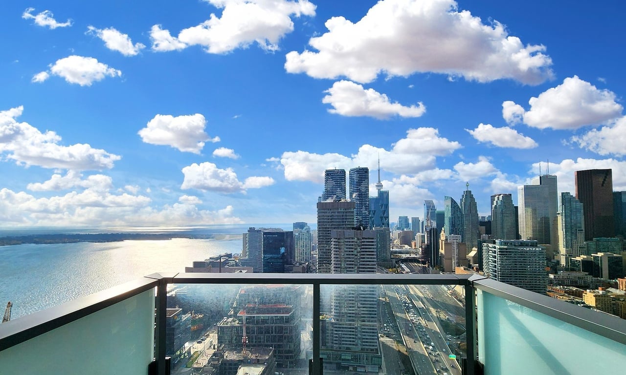 16 Bonnycastle Street Unit: 4202 