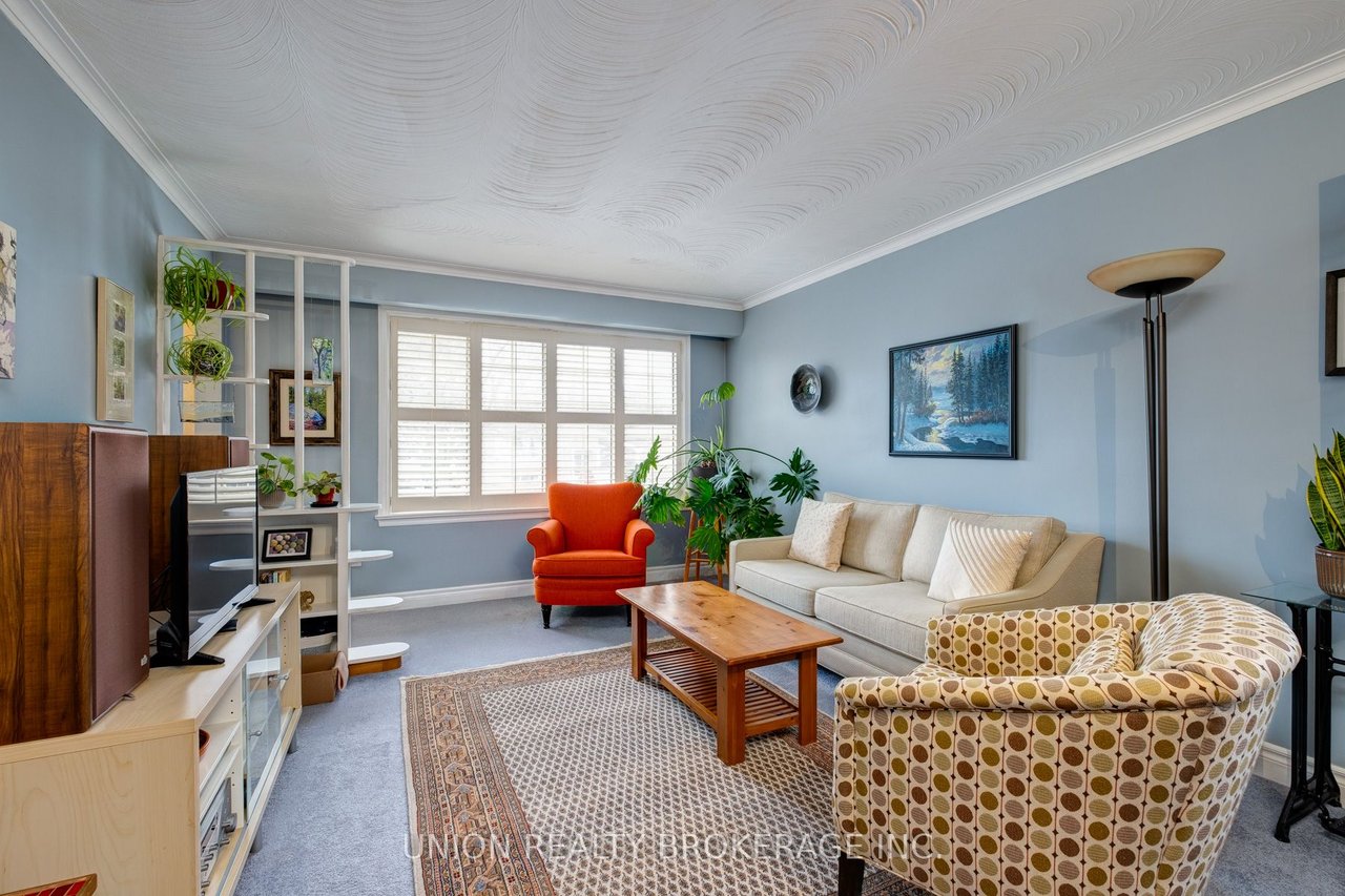 153 Sedgemount Dr
