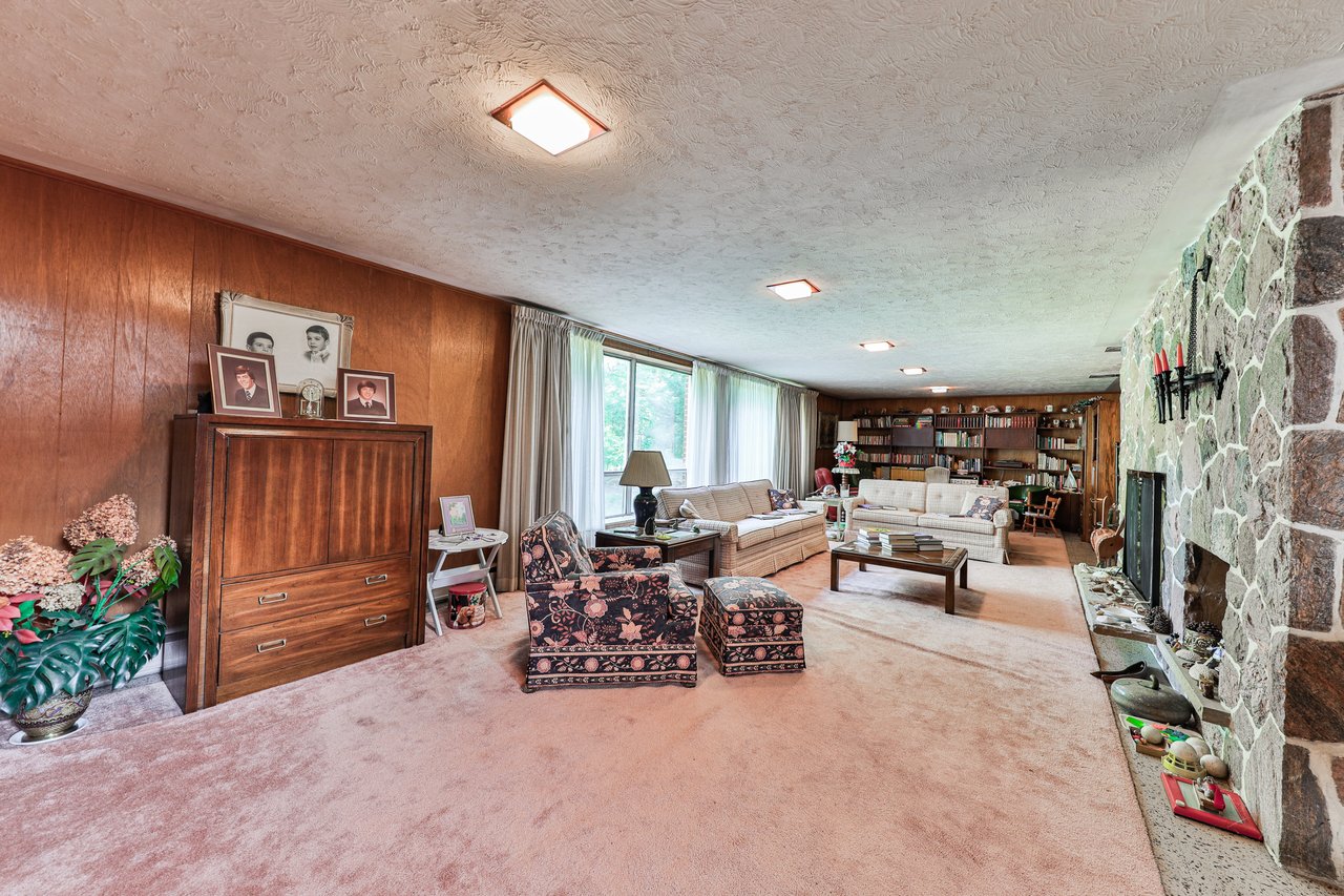 293 River Side Drive