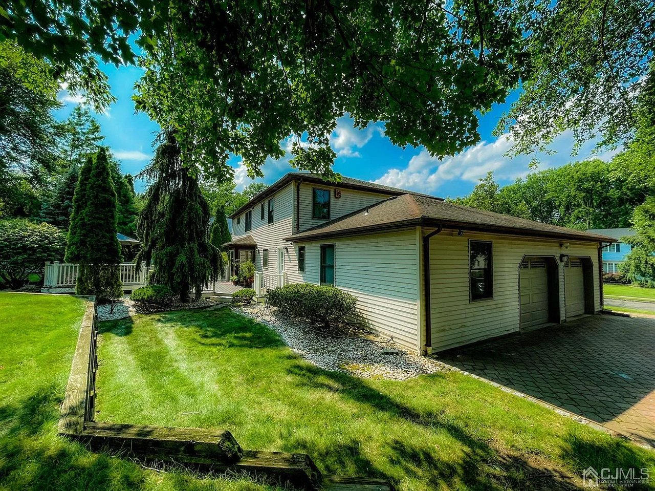 15 Vanderwater Ct