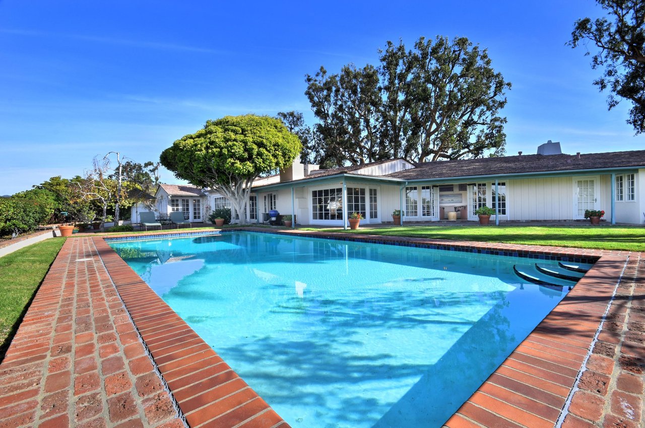 321 Alma Real Dr