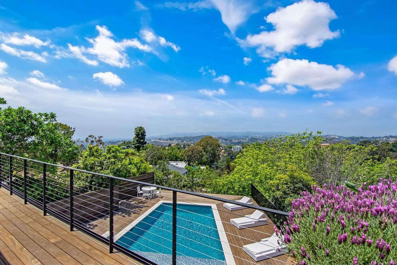 9040 Alto Cedro Drive