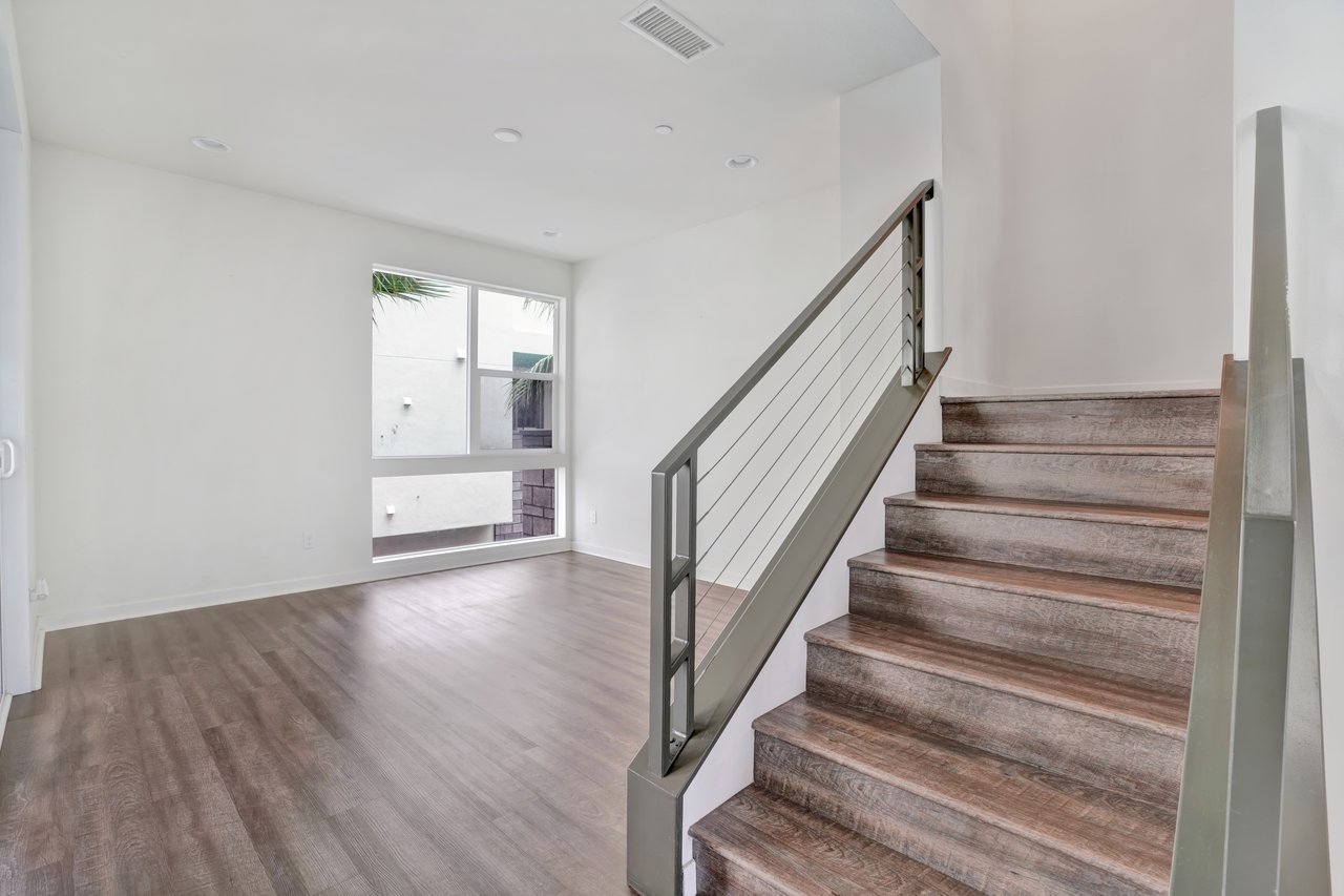 1688 Shoreline Way