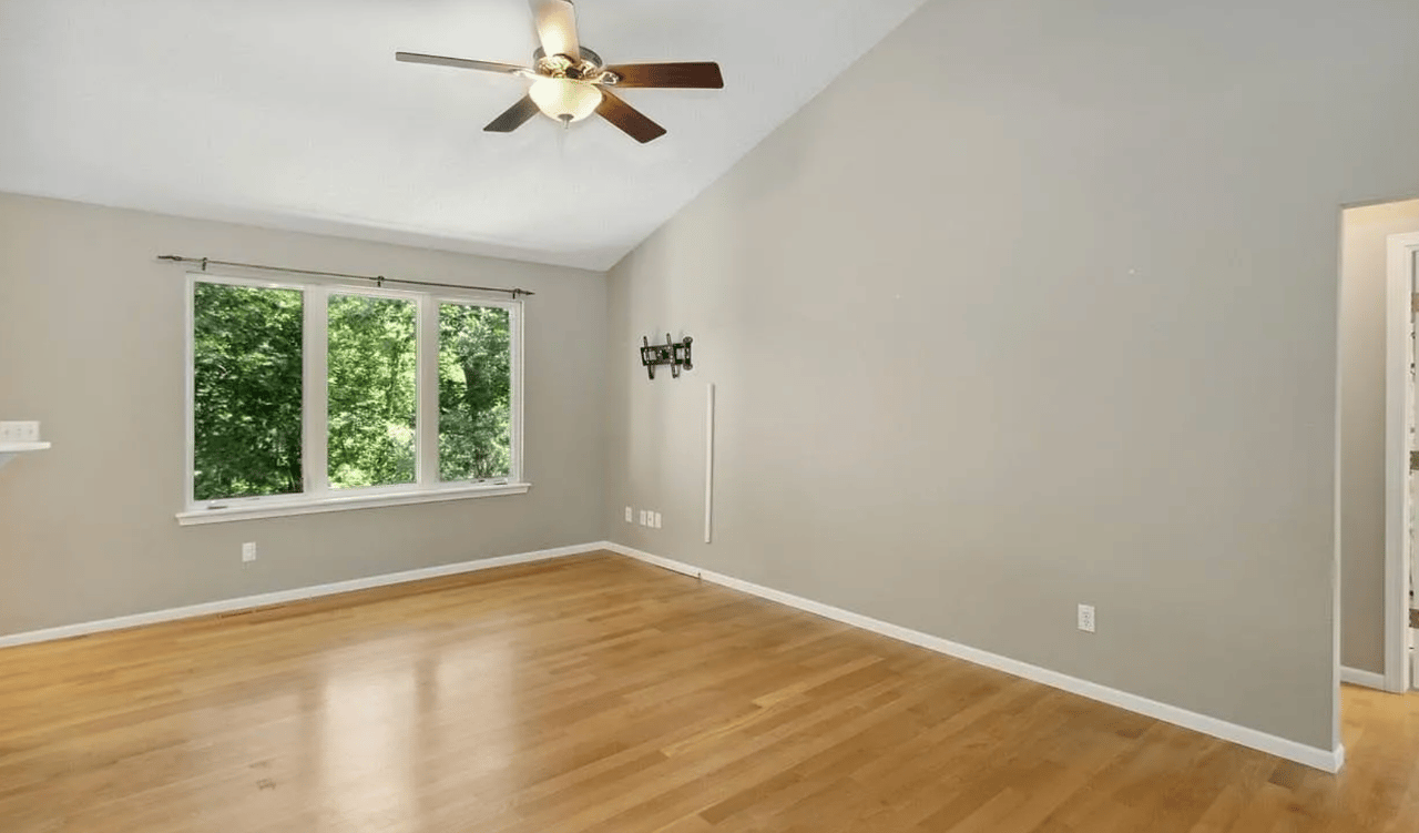 125 E Dovetail Dr
