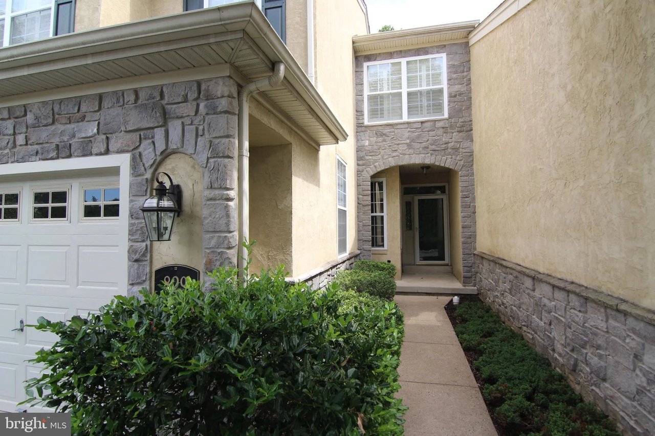 829 Creekview Dr