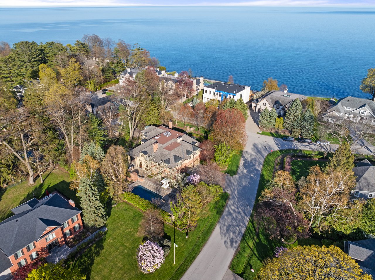 1081 Argyle Drive, Oakville