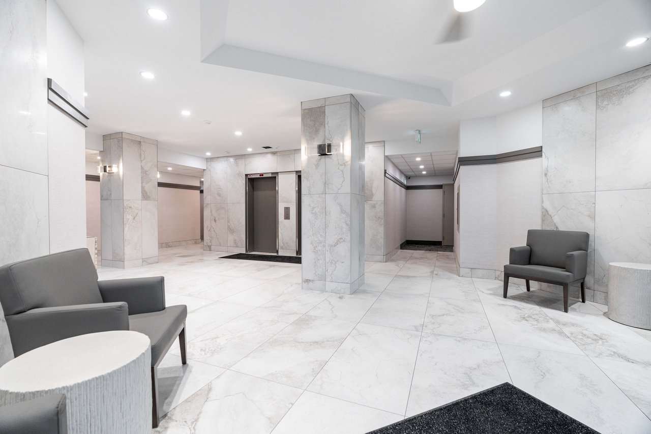 beautiful 2 bedroom 2 bath Condo in downtown London