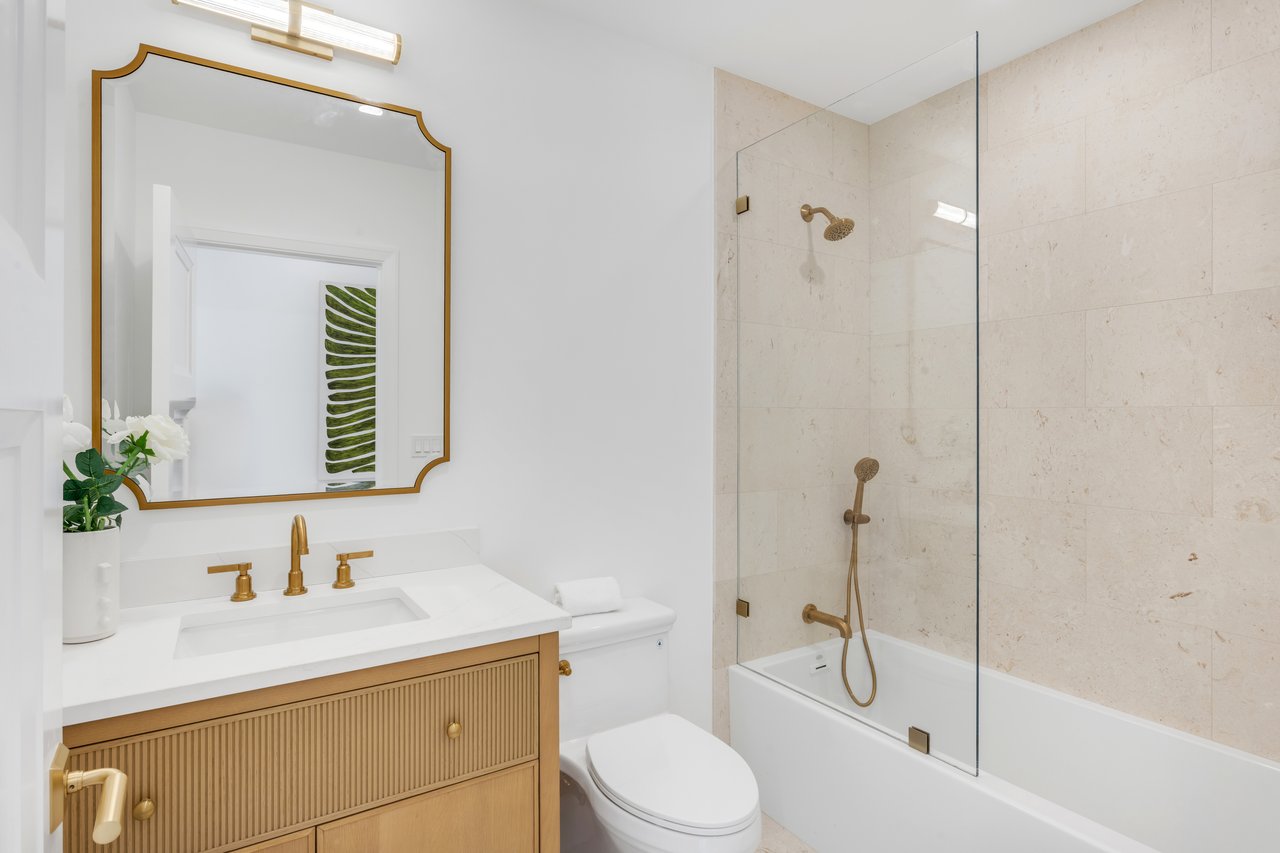 Charming Like New Residence In Town