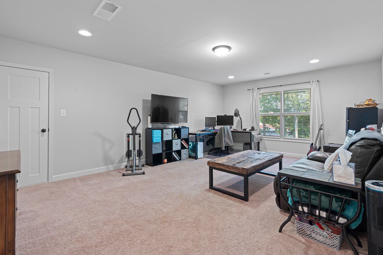 Luxury 4-Bedroom Home with Bonus Room & Gourmet Kitchen!