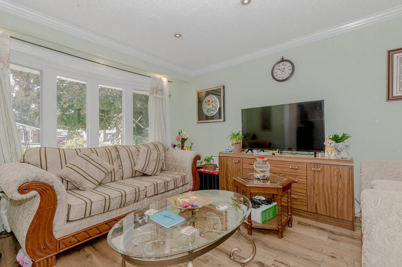 11 Glenmore Crescent