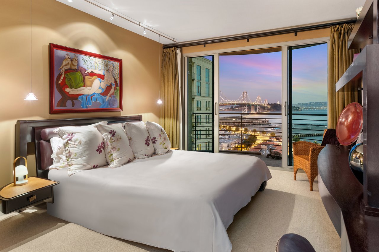 Elevated Corner with Downtown/Bay Views