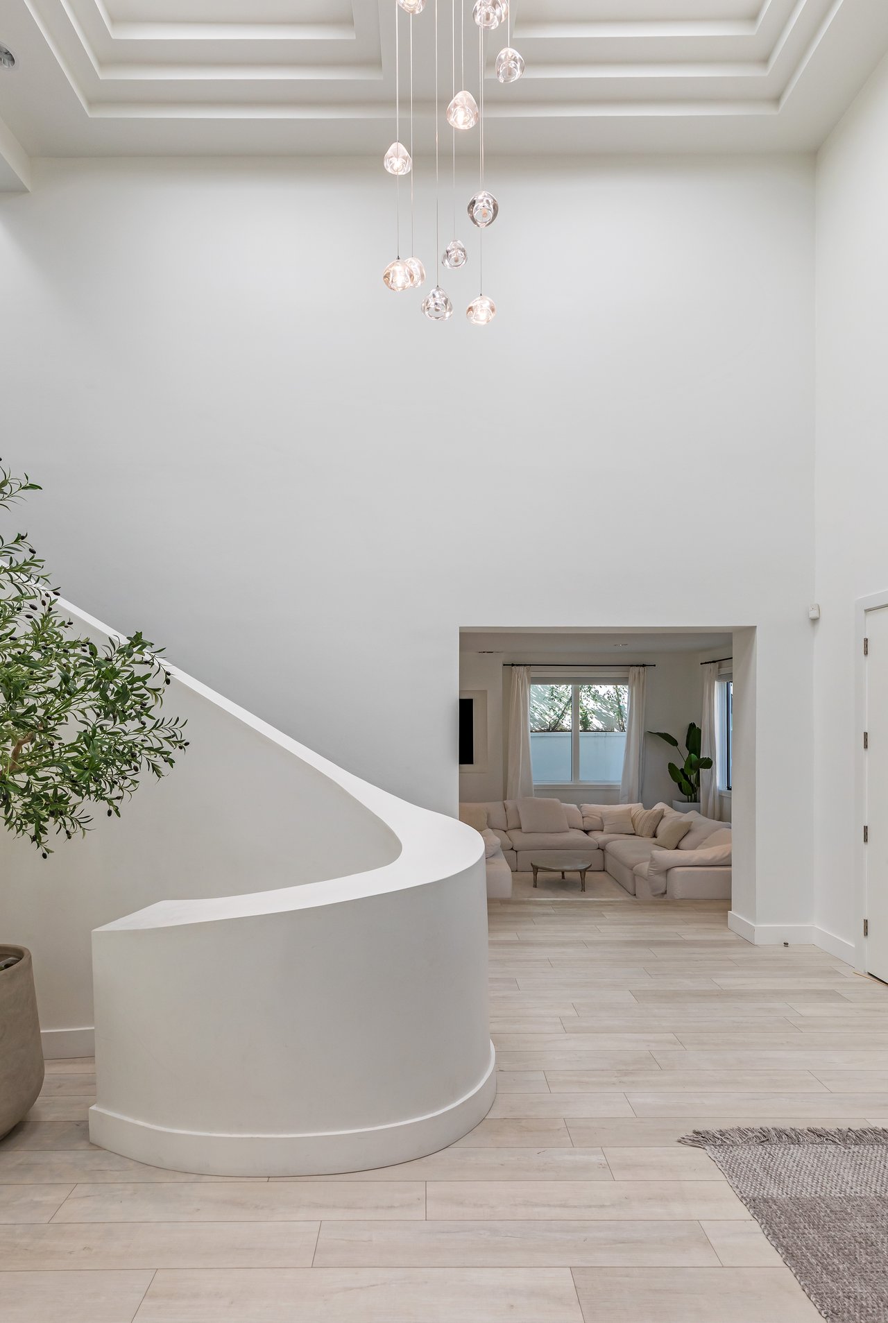 12000 Crest Ct, Beverly Hills