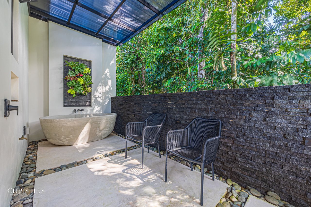 Luxury Estate in Escaleras — 5.5 Acres Majesty of Incredible Ocean Views 