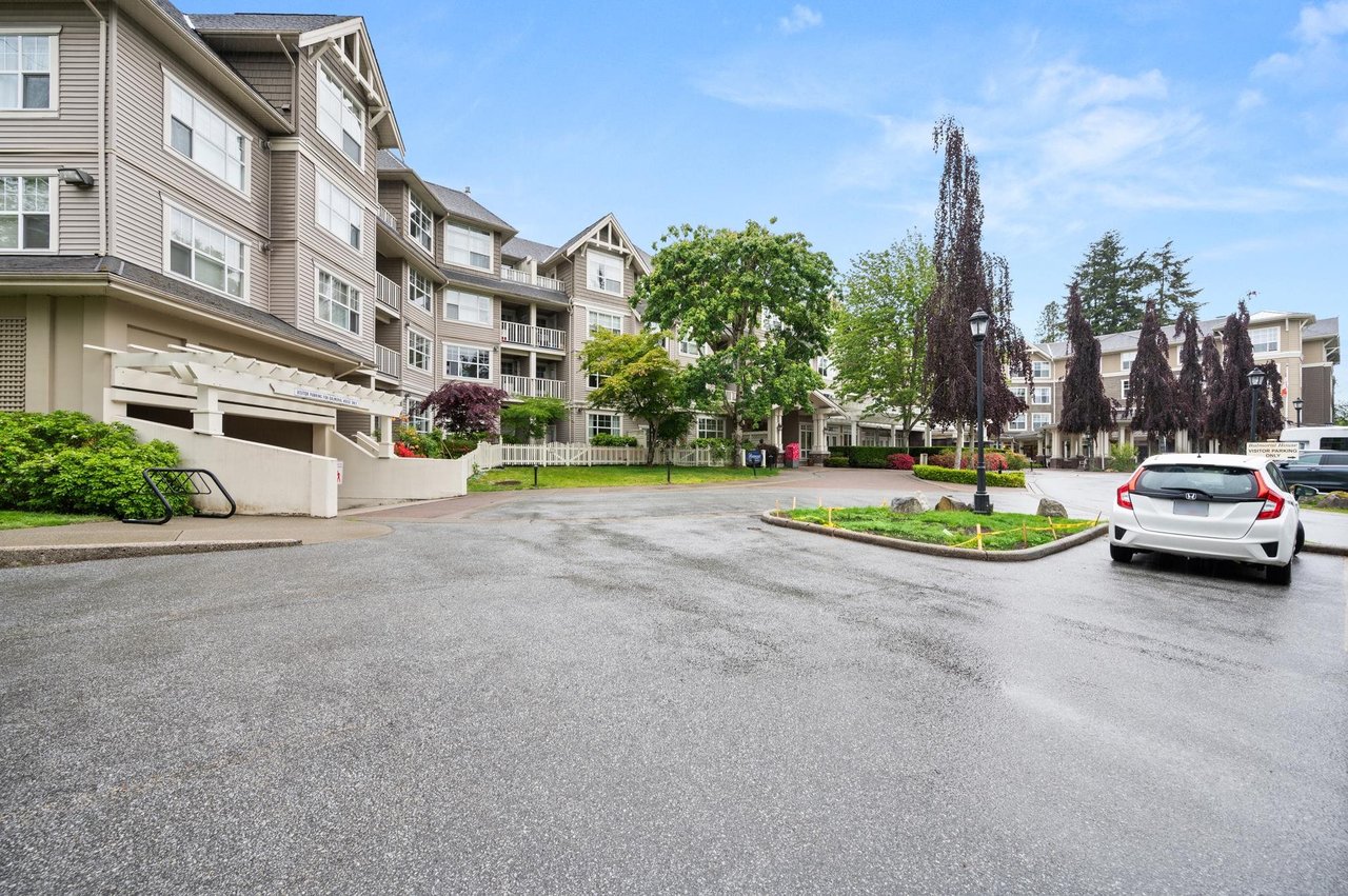 214-960 Lynn Valley Rd