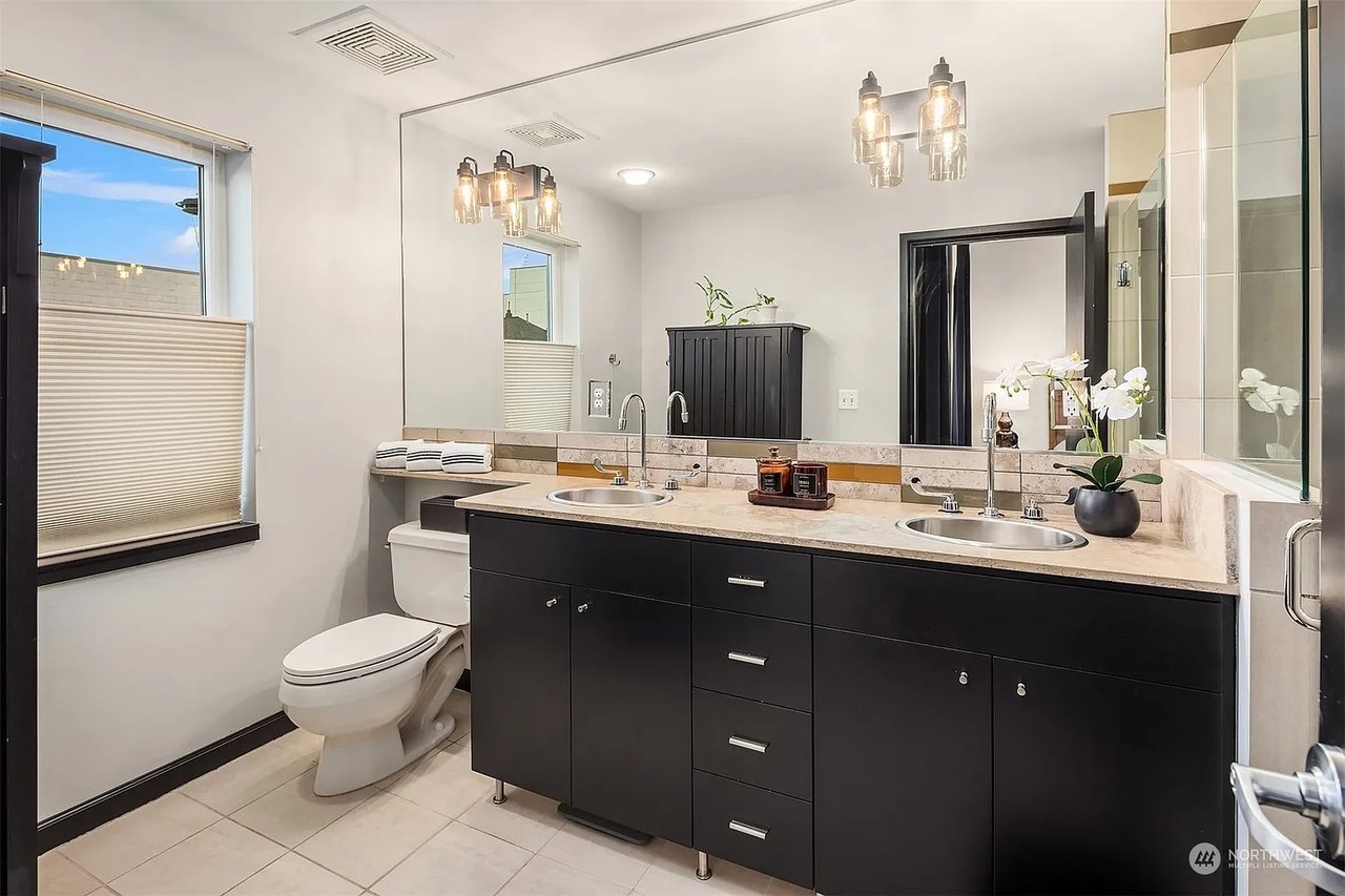 17 W Mercer St #4