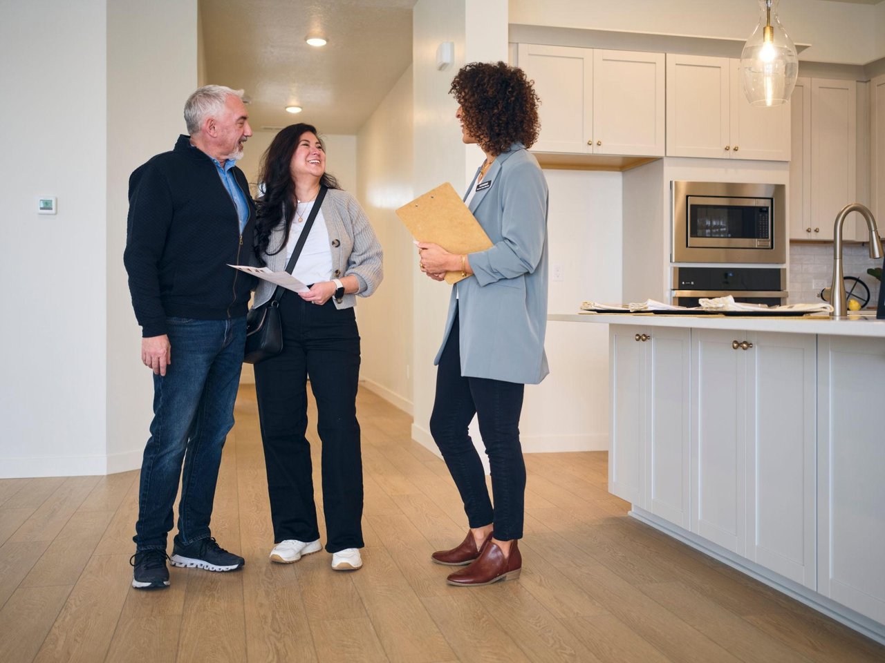 🏡 Why Some Homes Still Get Multiple Offers in Seattle