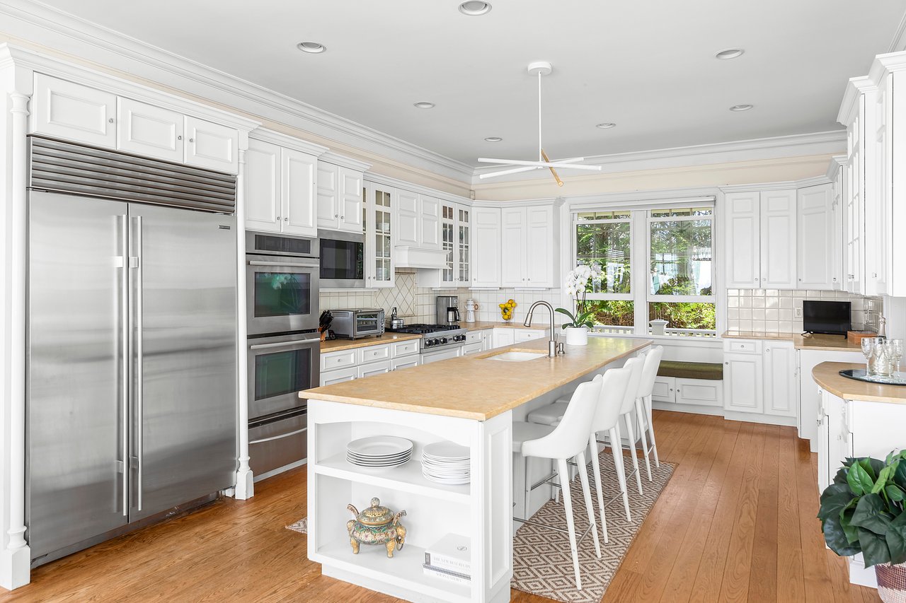 16 Beech Hollow Court