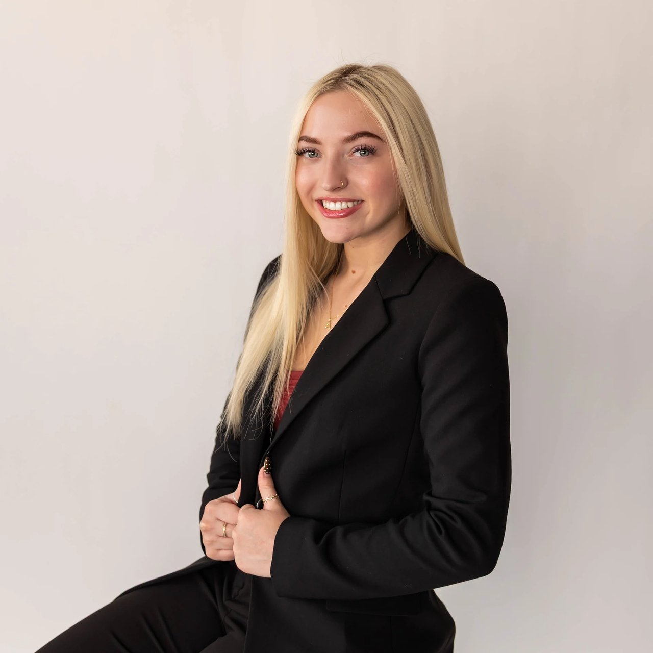 Alexis Highley Lee's Summit, MO Real Estate Agent Headshot