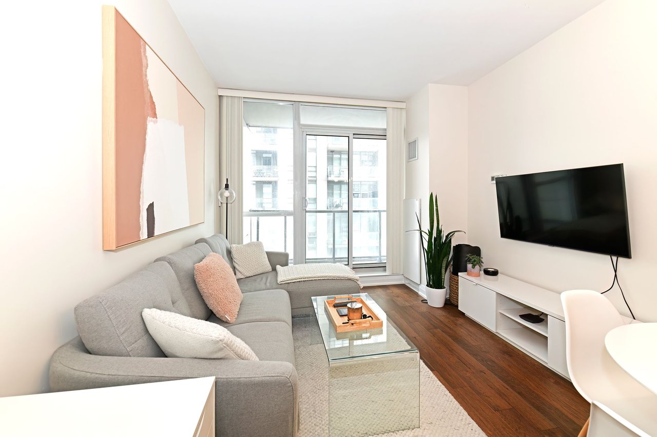 530 St Clair Ave W Unit: 1605