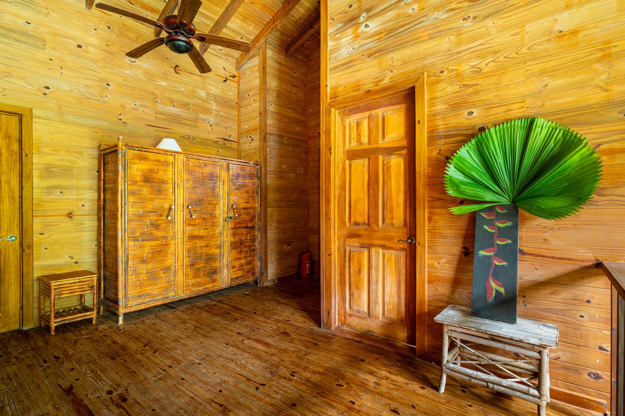 VILLA KRISTINA MARIA - 3.84 ACRES - PERLA DE BALLENA ESTATES