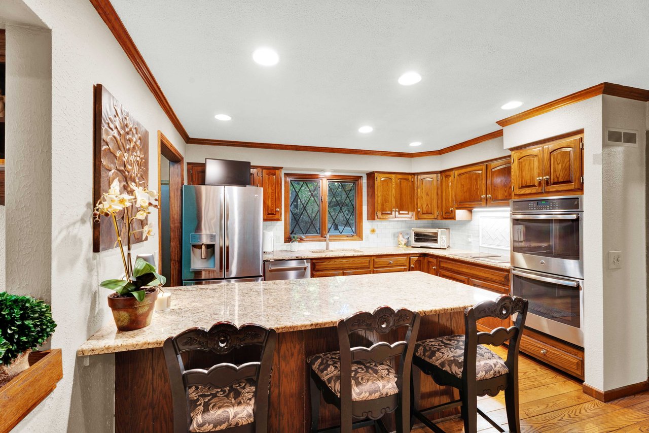 1100 Bretton Lane, Bloomfield Hills