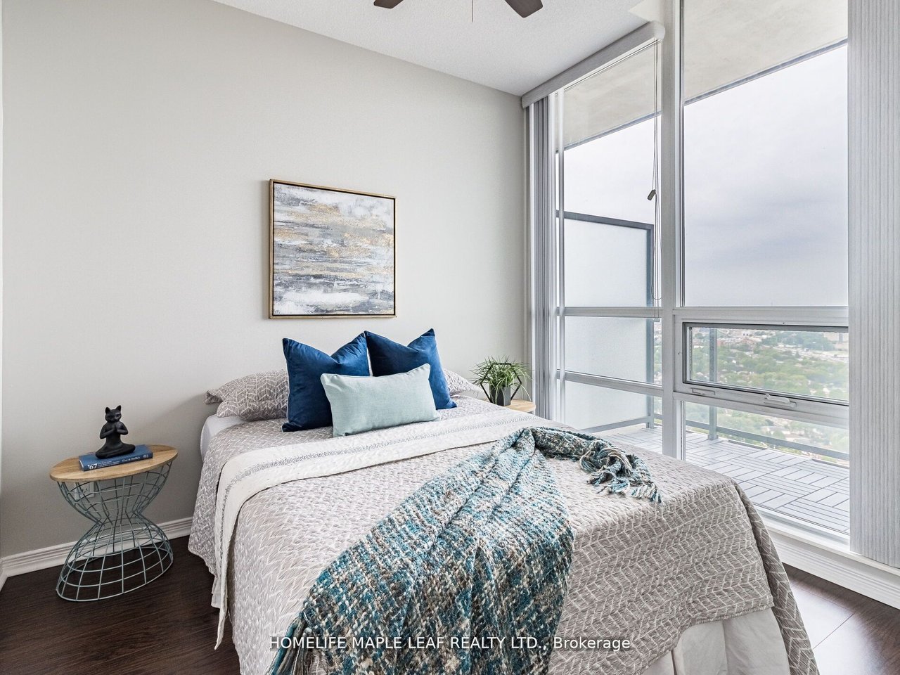 LAKESHORE PENTHOUSE