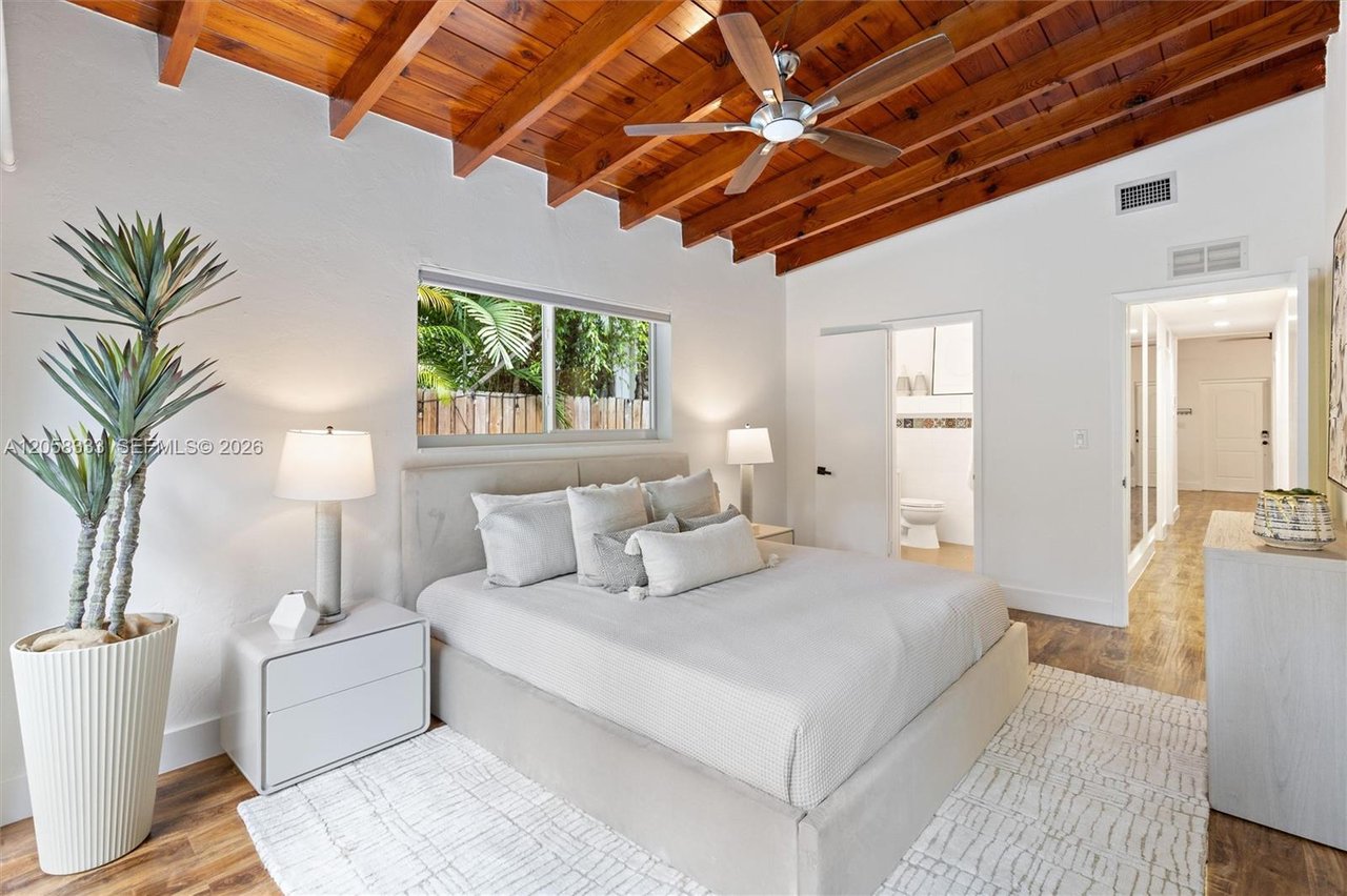 3700 Loquat Ave MIAMI, FL 33133-5618