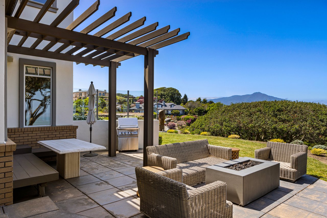 Sweeping Views Across the Bay