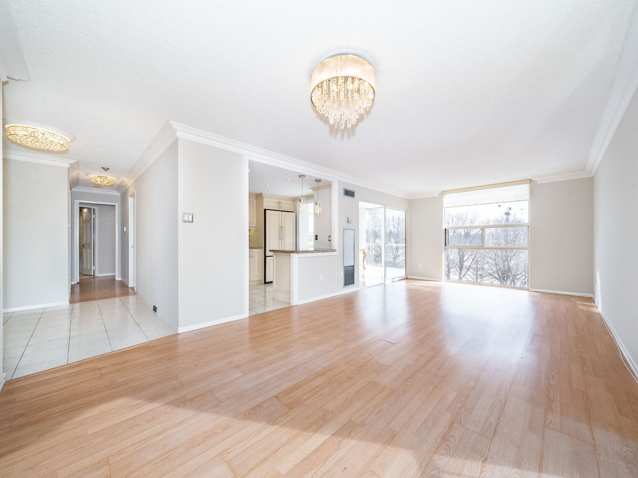 30 Harding Boulevard W, 404