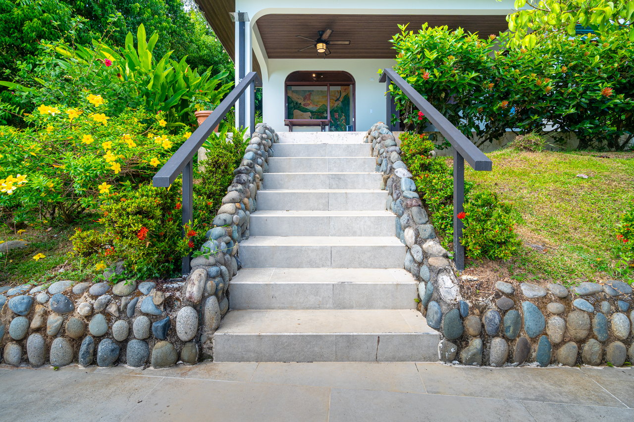 Ocean View Home in Escaleras with Guest House
