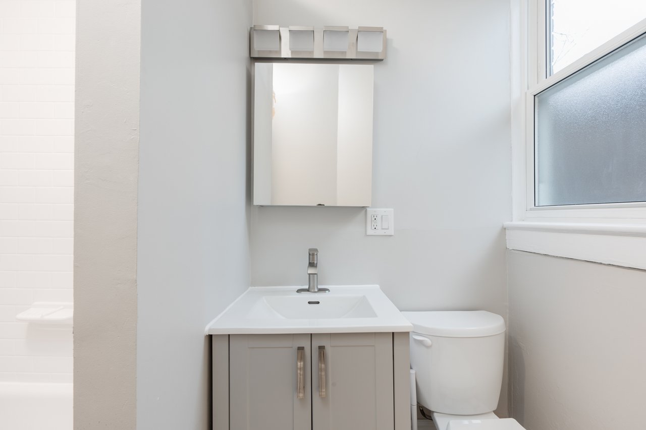 15 Indian Rd Cres #Upper