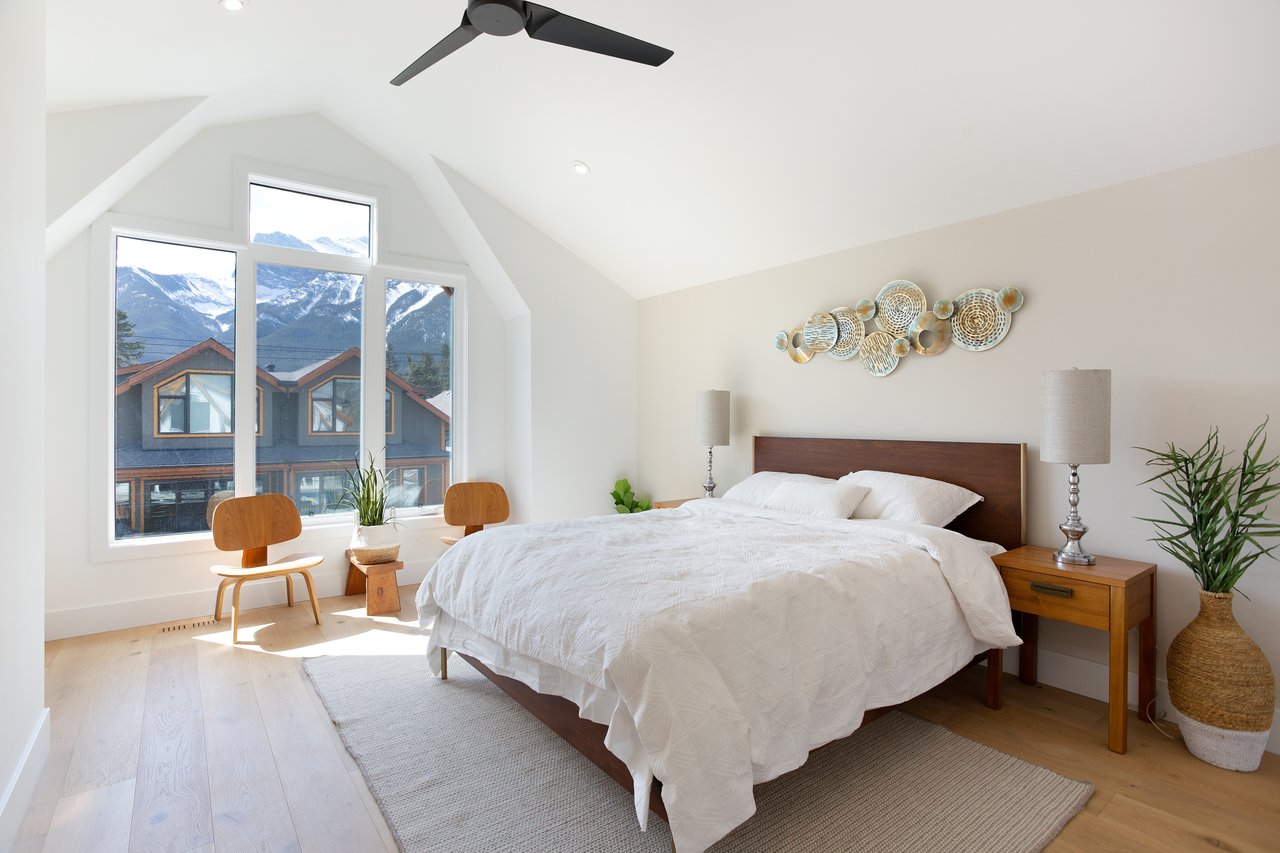 2(SE) - 833 6th Street