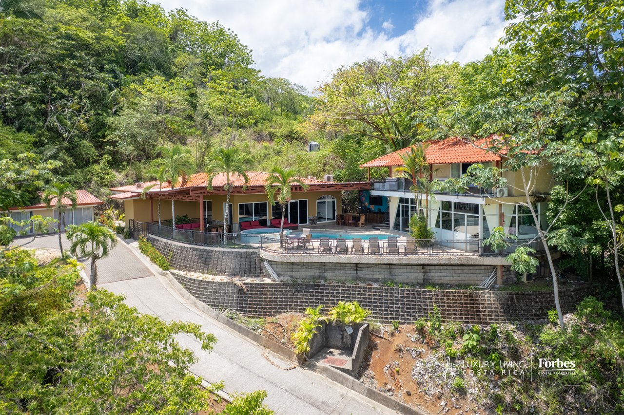 21455 - Remodeled Residence, 10 bedrooms, Near Marina Los Sueños with Views
